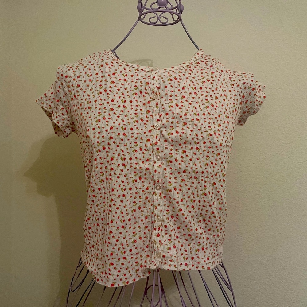 FREE w/ Any Purchase- Tiny Roses Top🌹